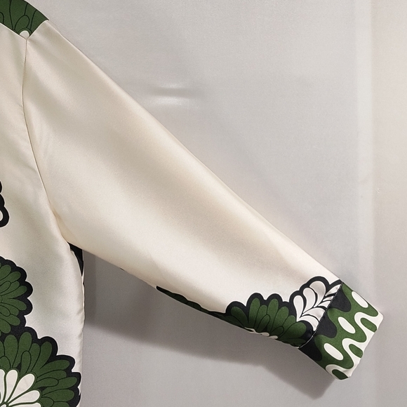 Zara Women's Medium White & Green Floral Button Down Shirt - Picture 5 of 9